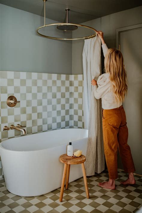 Bathroom Fun (Sarah Y Sam) .